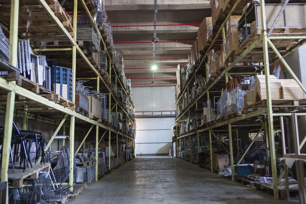 warehouse 5050650 1280